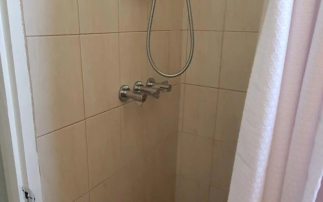 Hastings Towers 4D - Studio Apt Opp Beach