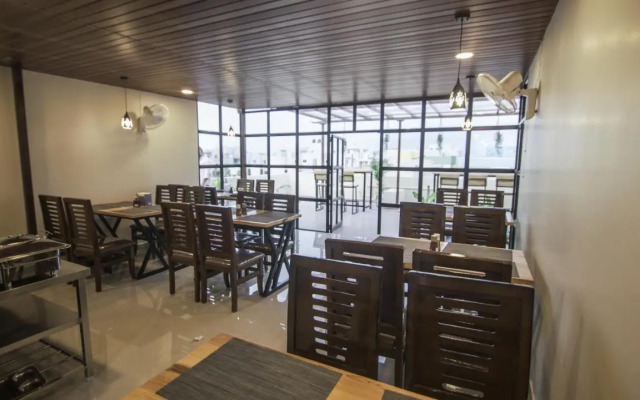 Hotel Radhe Suites
