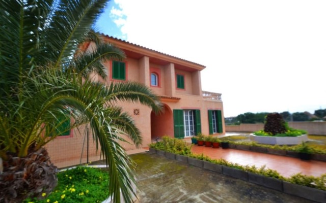 Villa in Cales de Mallorca