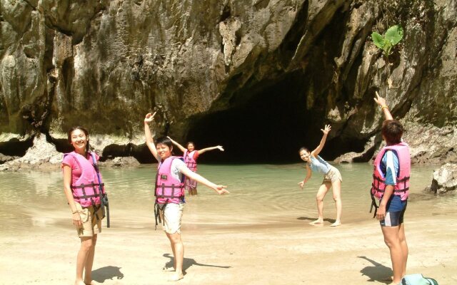 Lanta Riviera Resort  (SHA Extra Plus)
