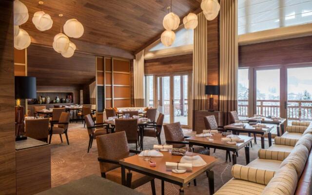 Отель Four Seasons Hotel Megeve