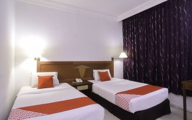 OYO 11342 Liwah Hotel