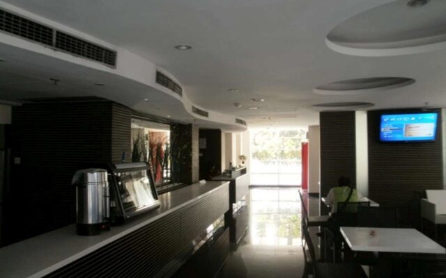 Studio One Hotel