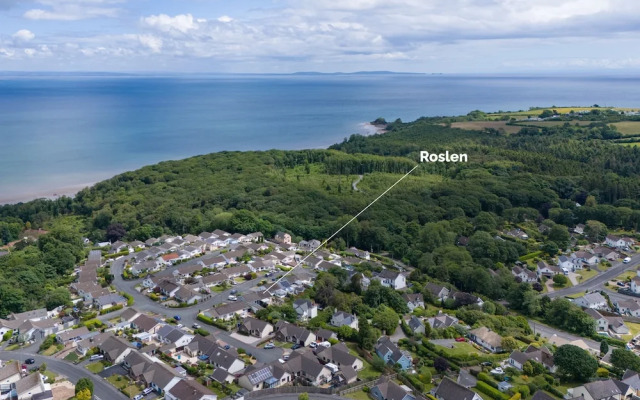 Roslen - Lovely Bungalow Near Beach and Village