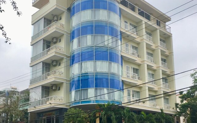 Y Linh Hotel