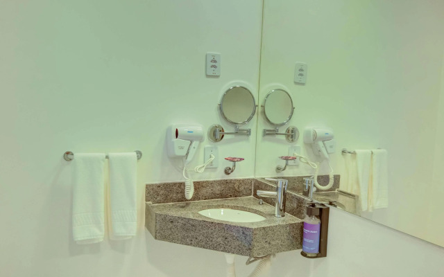 Summit Suítes Hotel Cruzeiro