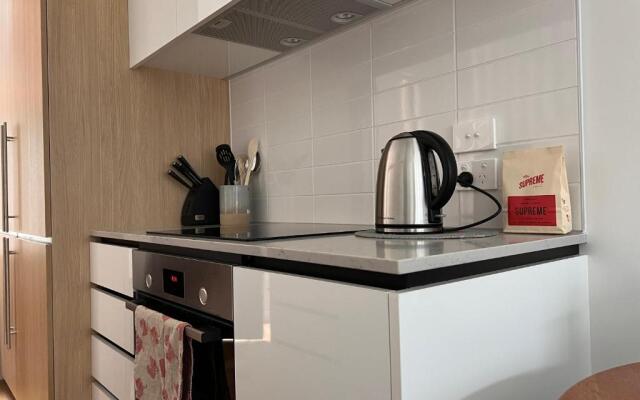 Stylish 2 bedrooms townhouse in Central