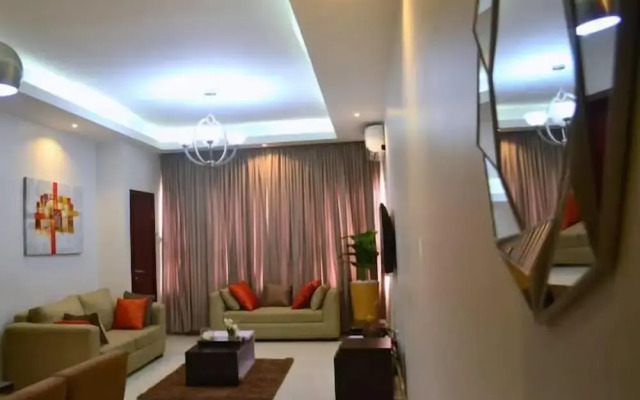 Lilly Grand Luxury Hotel and Apartment