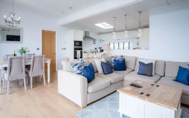 Shearwater 30 - 2 Bedroom Lodge - Summerhill