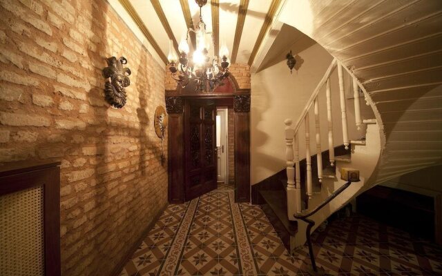 Palation House