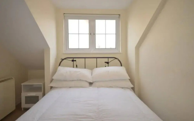 Cosy 2 Bedroom Bristol Home