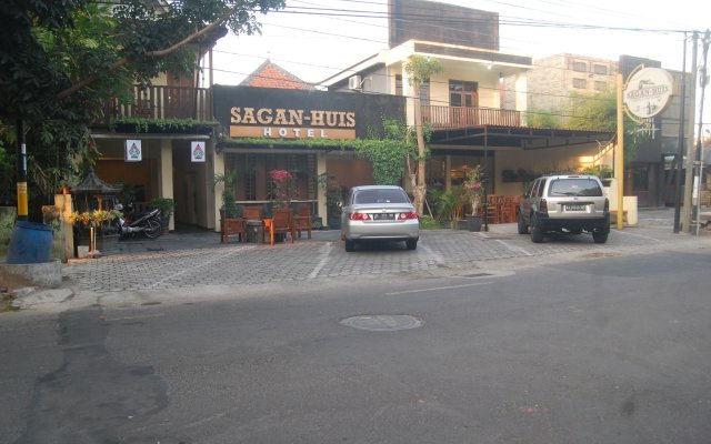 Sagan Huis Hotel