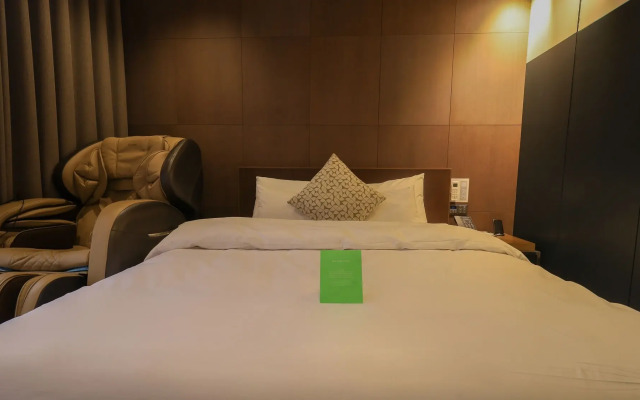 Bundang (Seohyeon) Business Hotel Kind-KYND