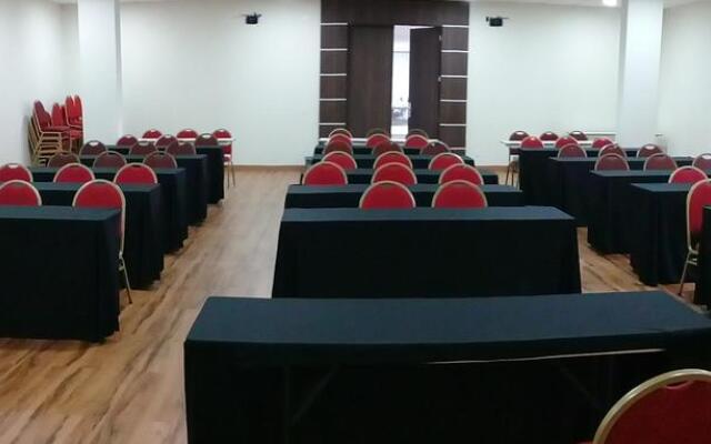 Maestro Executive Hotel