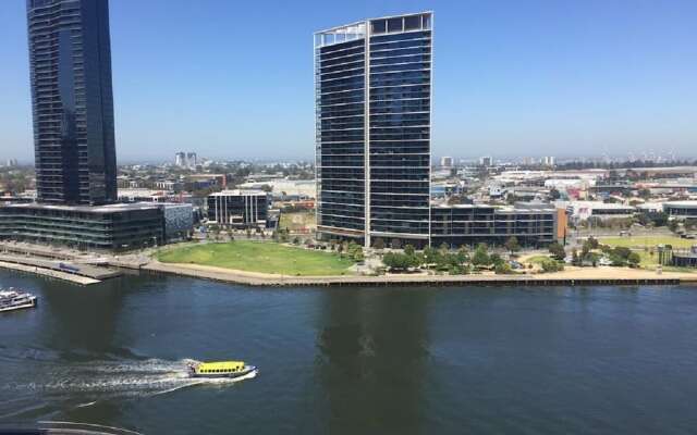 Onelife Docklands Luxury Apartment