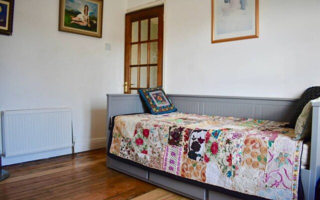 Renovated 2 Bedroom Home in The Liberties