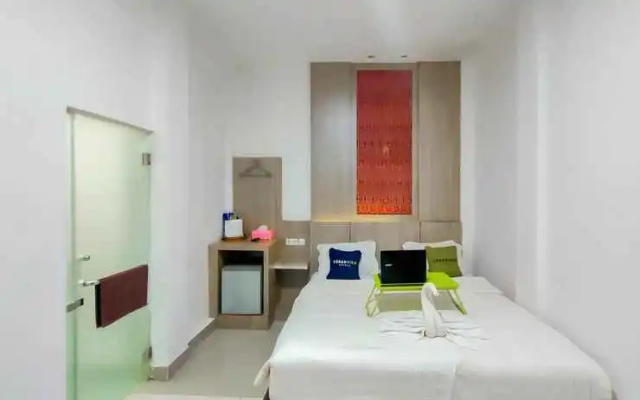 Urbanview Hotel Bagoes Sintang by RedDoorz – Guest Rooms – Sintang