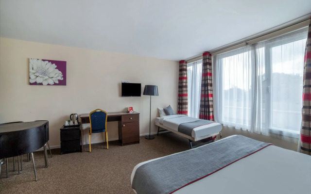 OYO The Chiltern Hotel