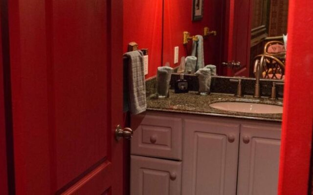 Mariaggi's Theme Suite Hotel & Spa