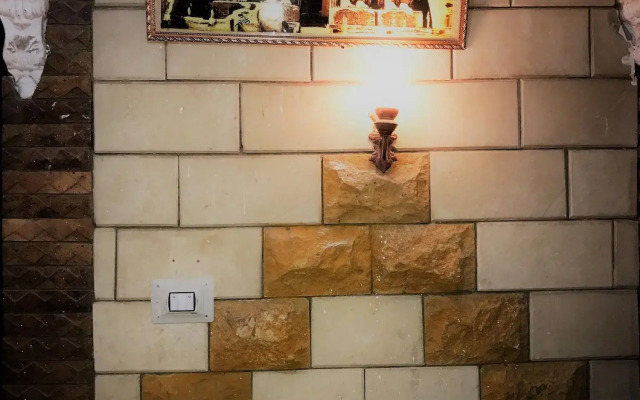 3 Pyramids View Inn