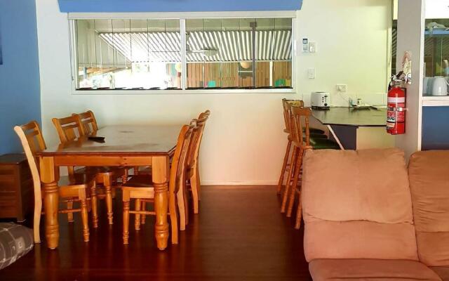 Arcadia Beach Guest House and Car Hire