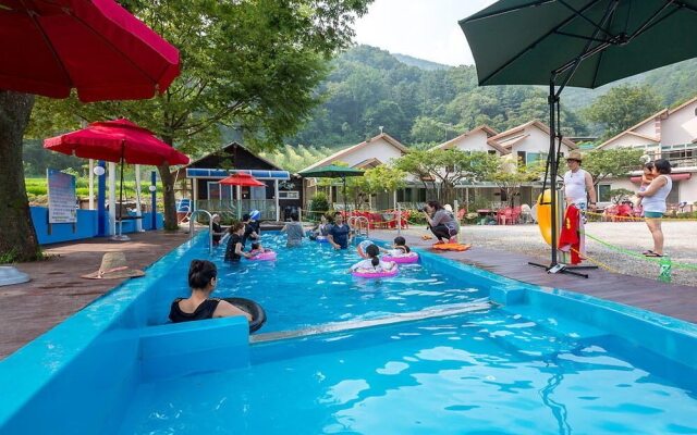 Gapyeong Mountain Or Sea Pension
