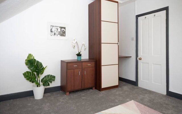 Arthouse Lovely Spacious 5 bed house