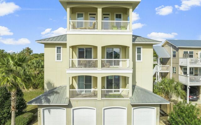 22460 Front Beach Rd - Sunshine House