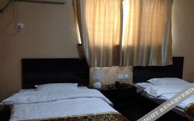 Urumqi Lu Jiayi Business Express Hotel