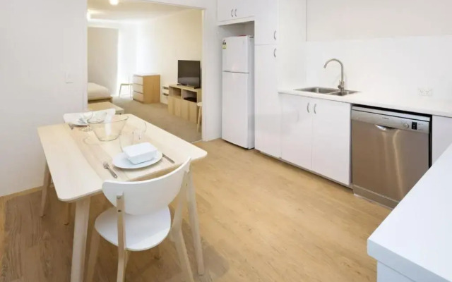 Cascades 3 Well Appointed and Central location