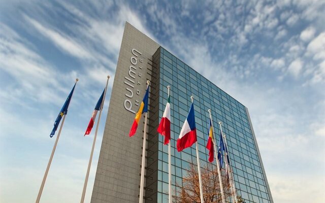 Отель Pullman Bucharest World Trade Center