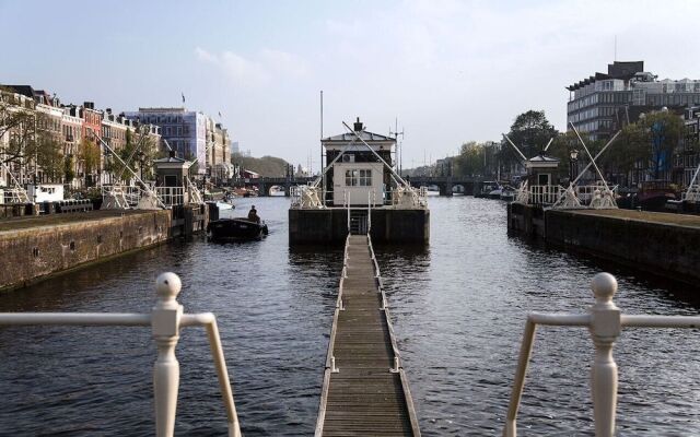 SWEETS - Amstelschutsluis