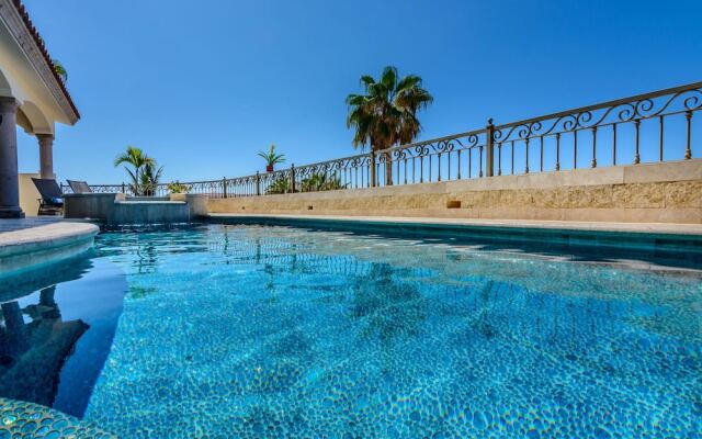 Cabo Hacienda w/ Private Pool & Rooftop Terrace!