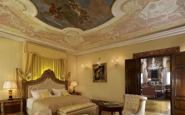 Отель Danieli, A Four Seasons