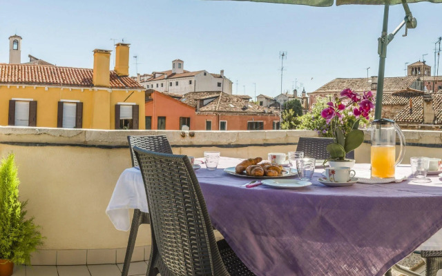 Rialto Deluxe Apartments