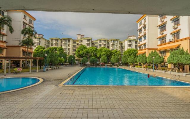 Spacious 3-bedroom with Pool for 6 - Subang Jaya