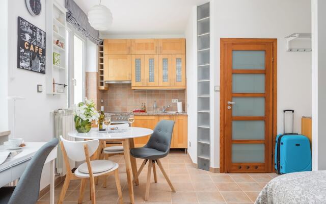 Studio Al. Wyzwolenia 10 by Renters