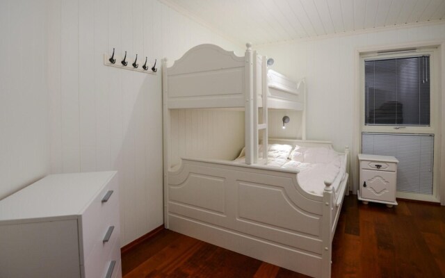 Awesome Apartment in Fister With 4 Bedrooms and Wifi