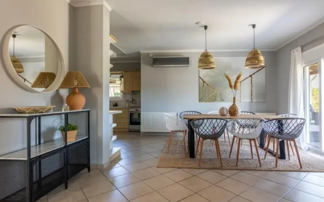 Luxury Garden Villa with Heated Pool