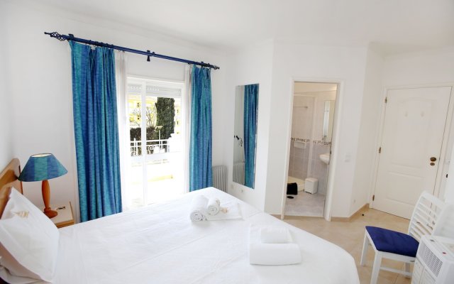 Rent Villa and Apartment in Oasis Parque Country Club, Nr. Portimao, Algarve