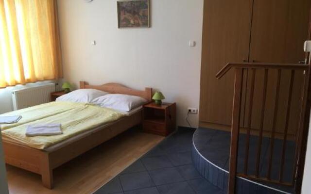 City Hotel