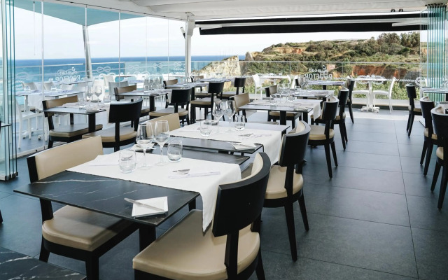 Carvi Beach Hotel