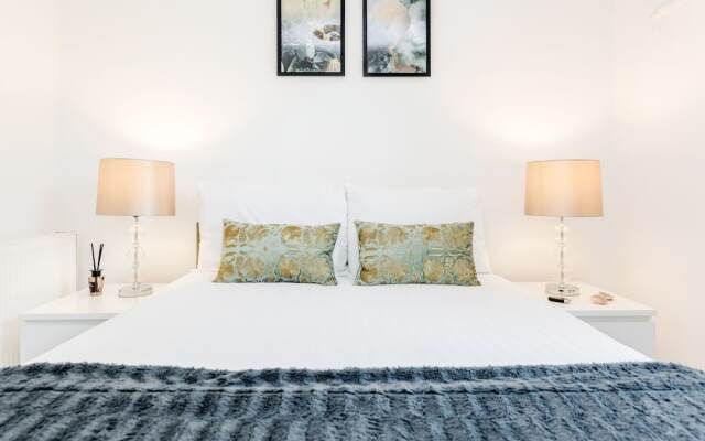 Stunning Ensuite 2 bedroom apartment