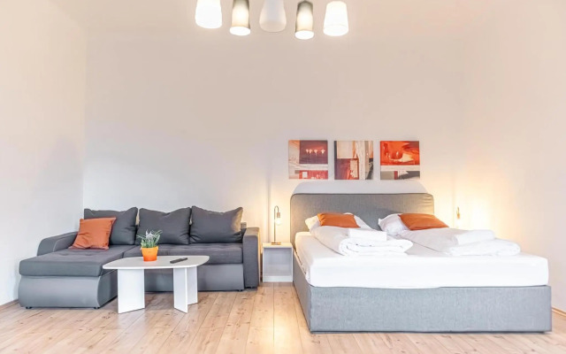 attractive 2BR Apt. Near AKH- Ideal for Longstays