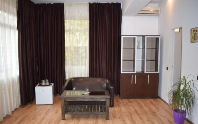 Penisunea Corina Boutique