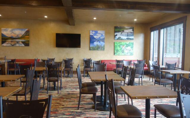 Glacier International Lodge