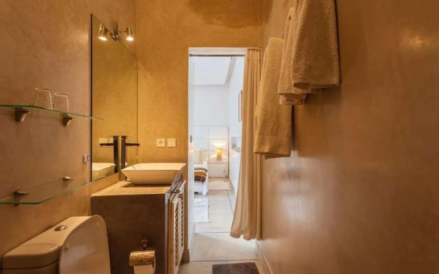 Riad La Sarrazine