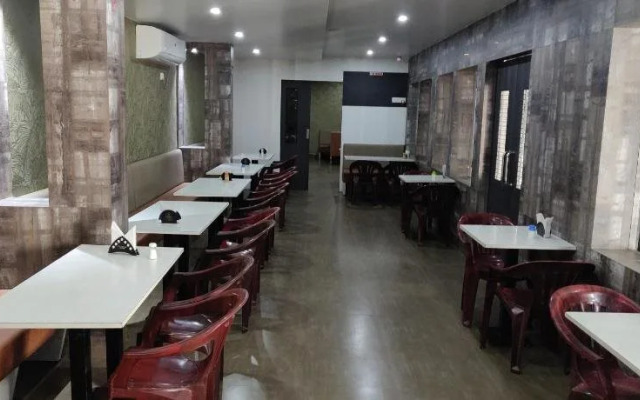 Hotel Jagat by OYO Rooms