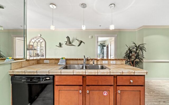 Rooftop Views of The Gulf! 1800 Square Foot Private Rooftop Terrace!