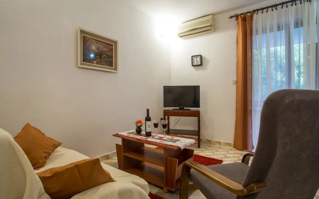 Apartment 34